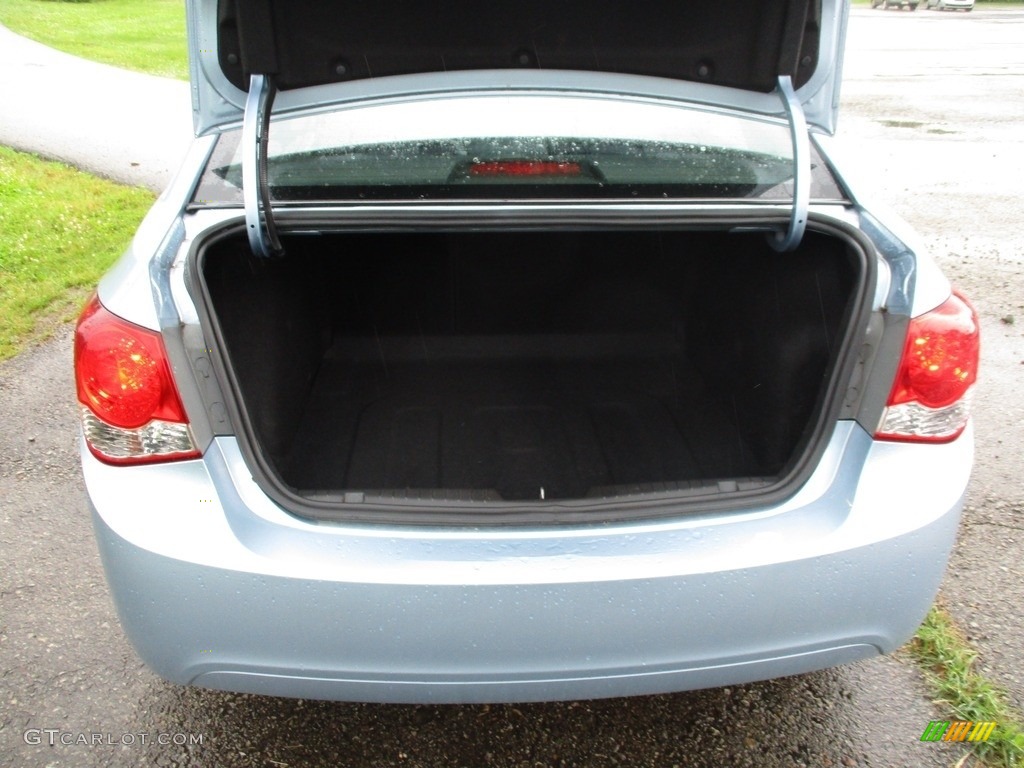 2011 Cruze LS - Ice Blue Metallic / Jet Black/Medium Titanium photo #16