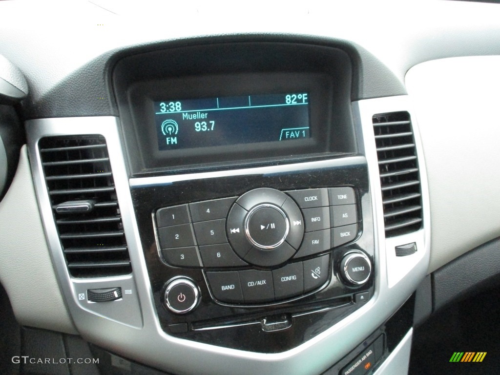 2011 Cruze LS - Ice Blue Metallic / Jet Black/Medium Titanium photo #20