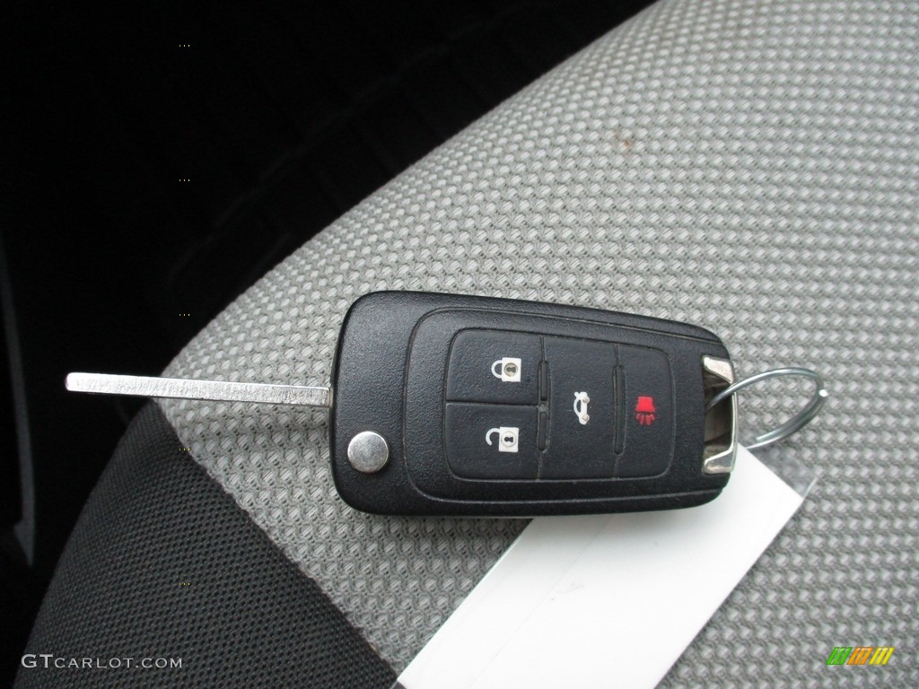 2011 Cruze LS - Ice Blue Metallic / Jet Black/Medium Titanium photo #22