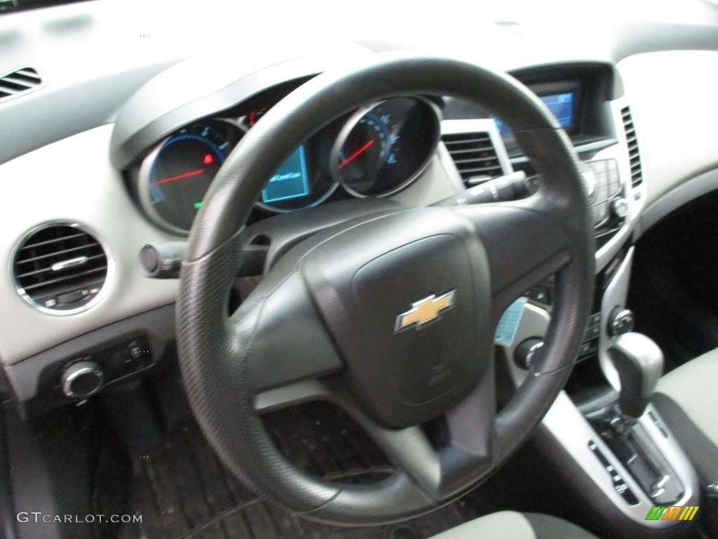 2011 Cruze LS - Ice Blue Metallic / Jet Black/Medium Titanium photo #25