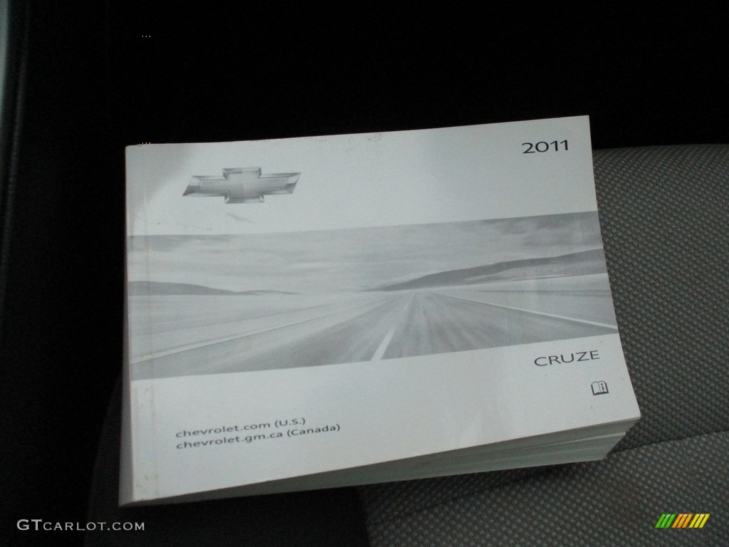 2011 Cruze LS - Ice Blue Metallic / Jet Black/Medium Titanium photo #31