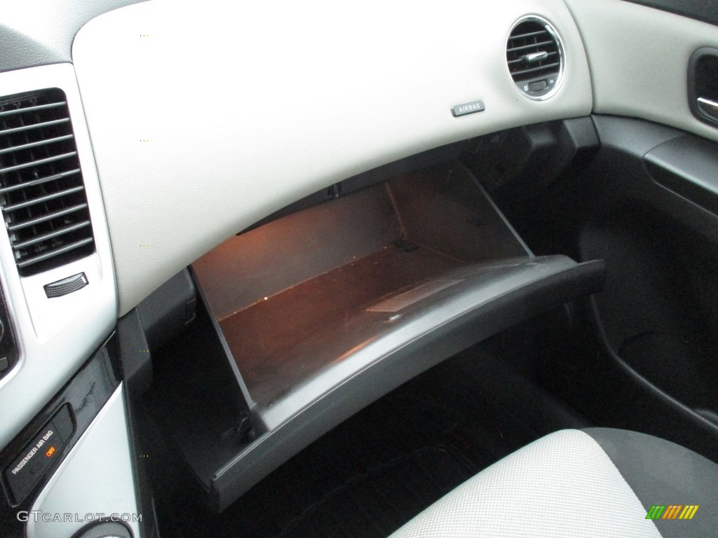 2011 Cruze LS - Ice Blue Metallic / Jet Black/Medium Titanium photo #32