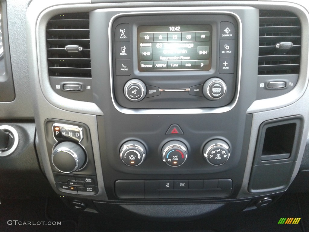 2018 1500 Express Crew Cab 4x4 - Brilliant Black Crystal Pearl / Black/Diesel Gray photo #18