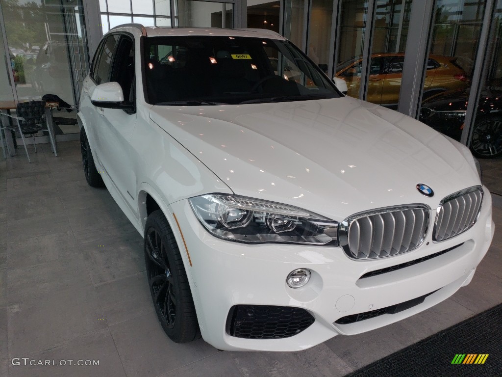 2018 X5 xDrive50i - Alpine White / Black photo #1