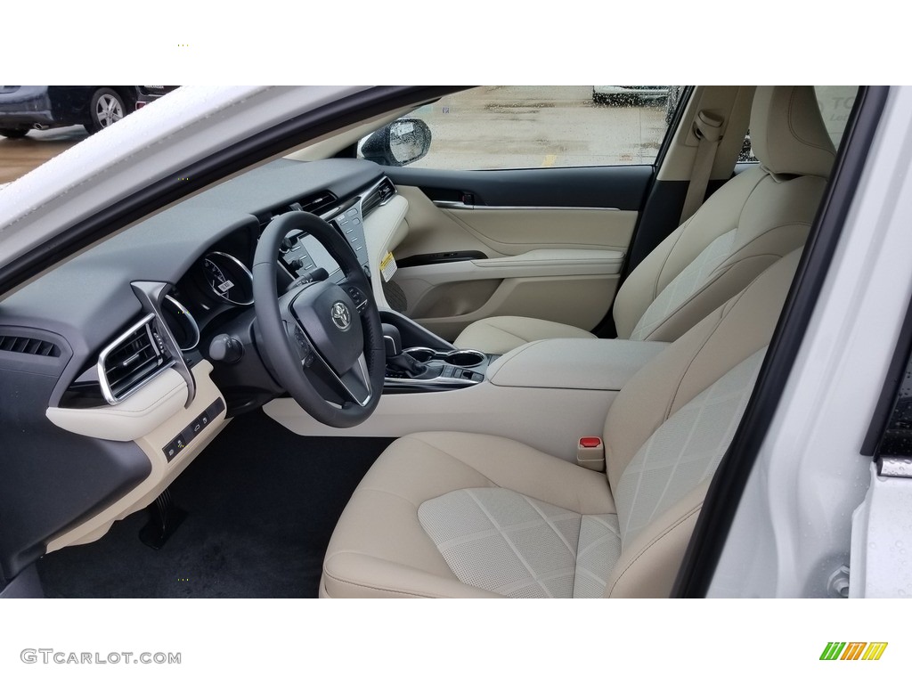 2018 Camry XLE - Wind Chill Pearl / Macadamia photo #3