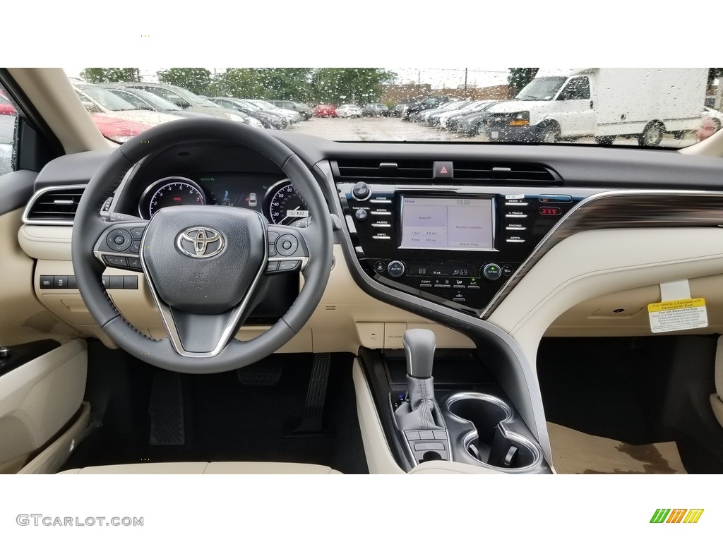 2018 Camry XLE - Wind Chill Pearl / Macadamia photo #5