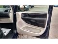 True Blue Pearl - Grand Caravan SE Photo No. 19