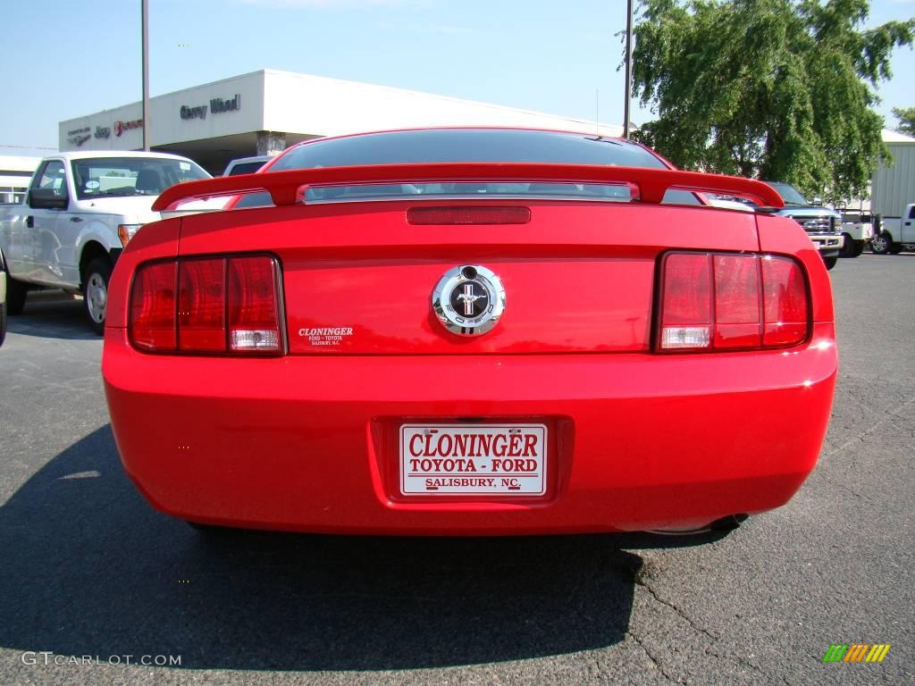 2006 Mustang V6 Premium Coupe - Torch Red / Dark Charcoal photo #4