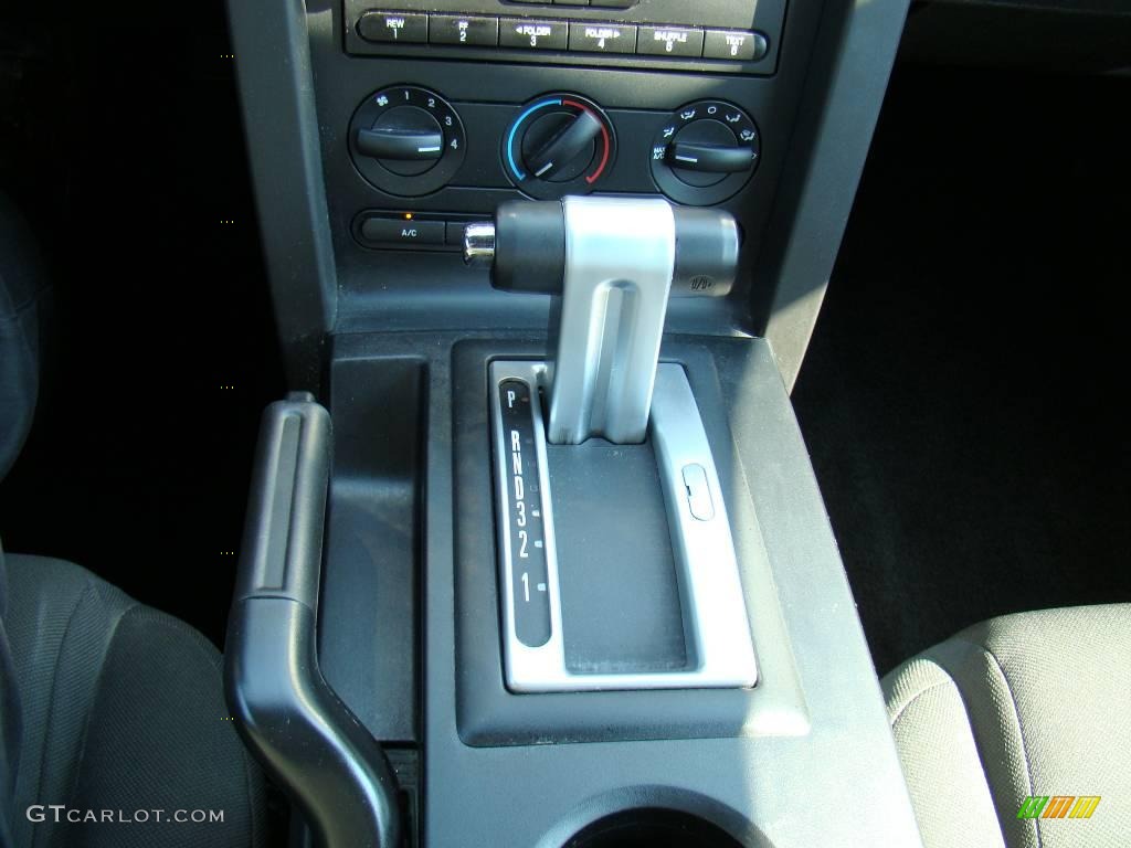 2006 Mustang V6 Premium Coupe - Torch Red / Dark Charcoal photo #19