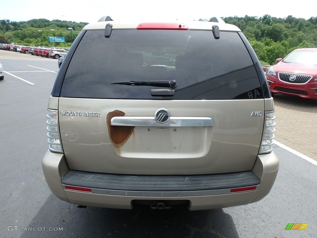 2006 Mountaineer Luxury AWD - Light French Silk Metallic / Camel photo #6