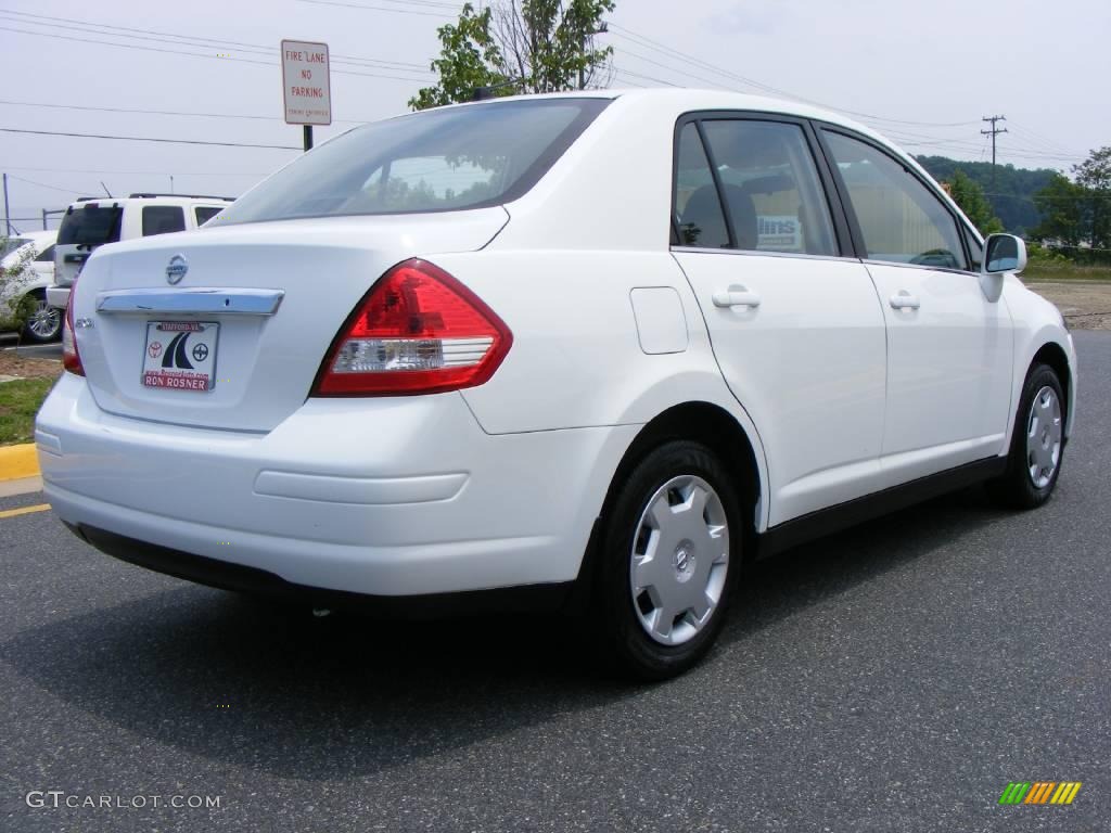 2008 Versa 1.8 S Sedan - Fresh Powder White / Charcoal photo #3