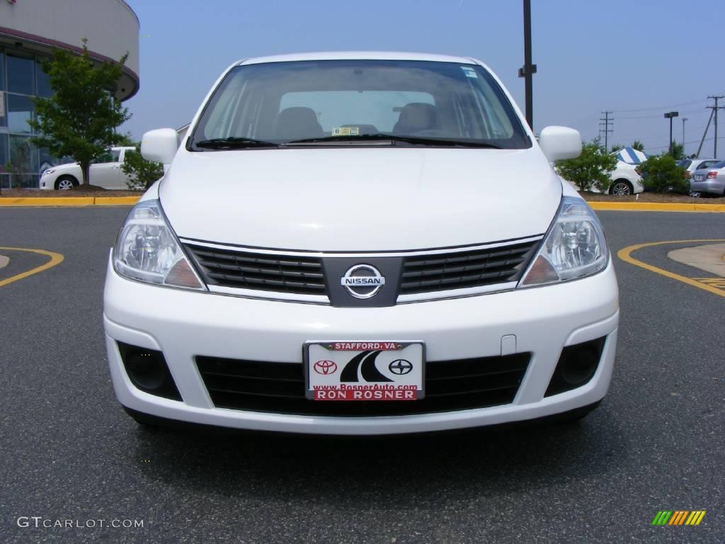 2008 Versa 1.8 S Sedan - Fresh Powder White / Charcoal photo #14