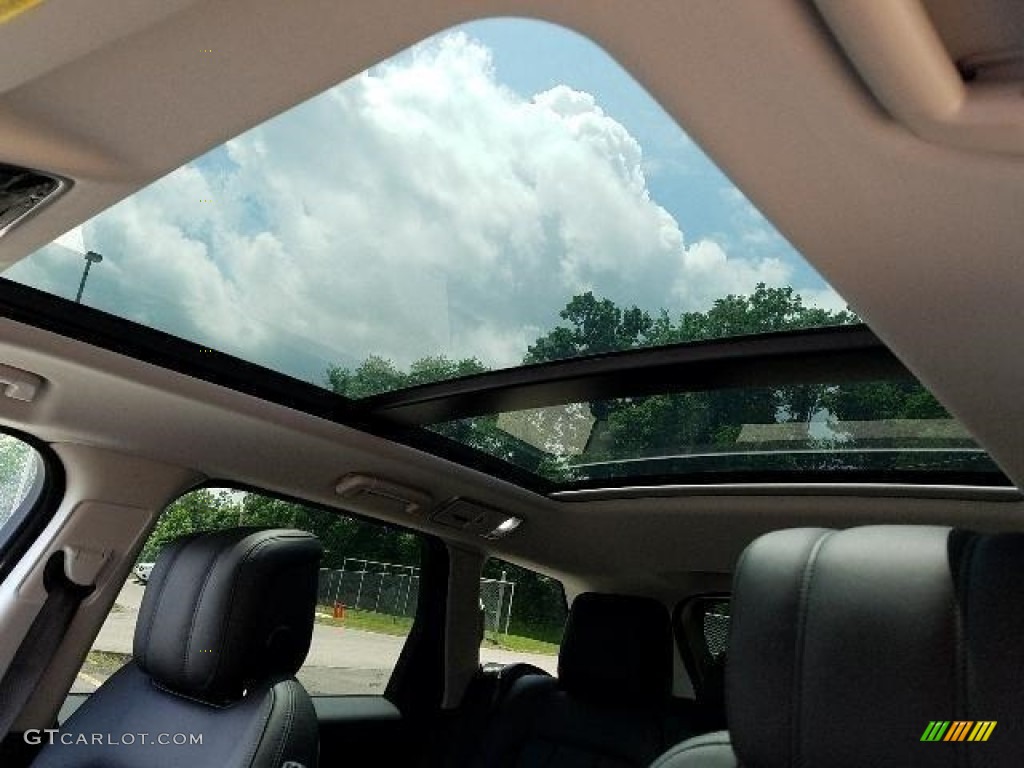 2018 Land Rover Range Rover Sport HSE Sunroof Photos