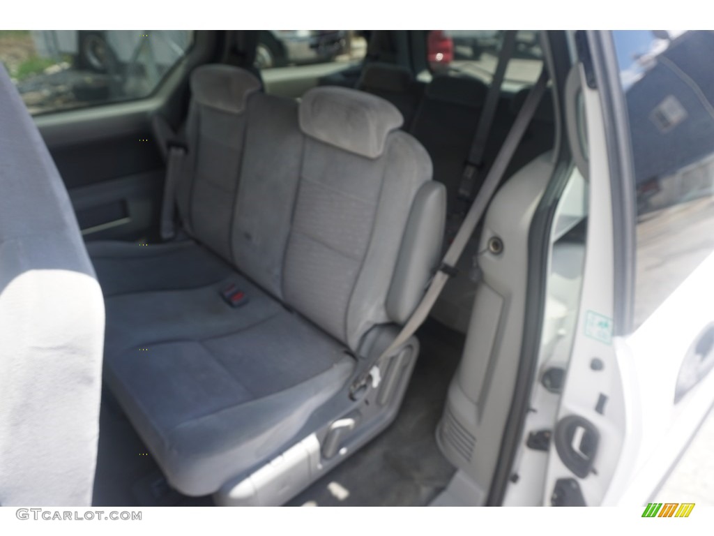 2005 Freestar SE - Vibrant White / Flint Grey photo #26