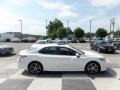 Super White - Camry SE Photo No. 3
