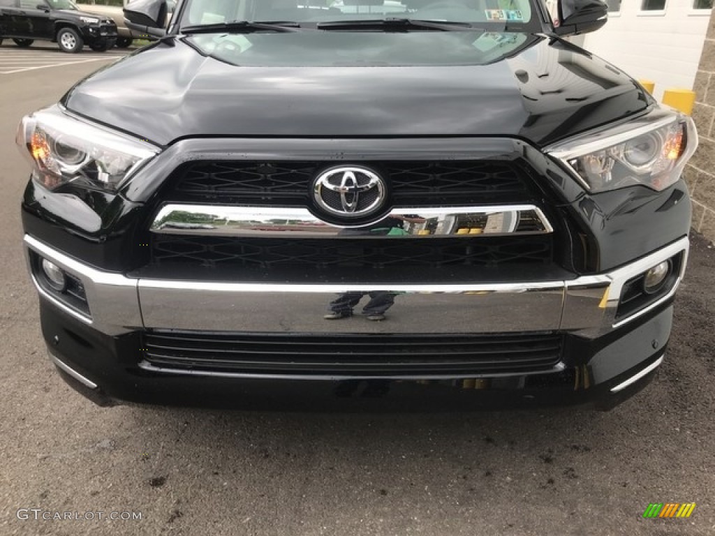 2018 4Runner Limited - Midnight Black Metallic / Black photo #7