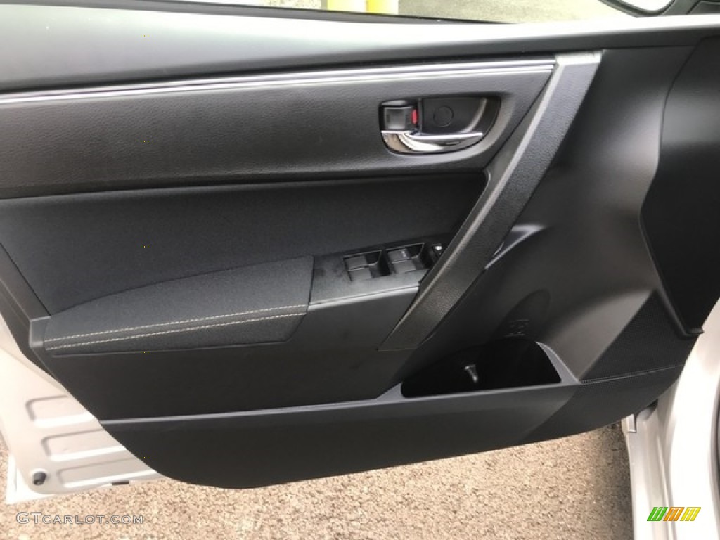 2019 Corolla LE - Classic Silver Metallic / Black photo #6