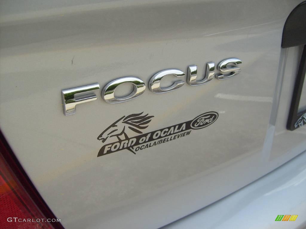 2007 Focus ZX4 S Sedan - CD Silver Metallic / Charcoal/Light Flint photo #10