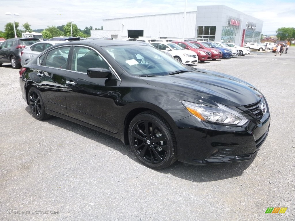 2018 Altima 2.5 S - Super Black / Charcoal photo #1