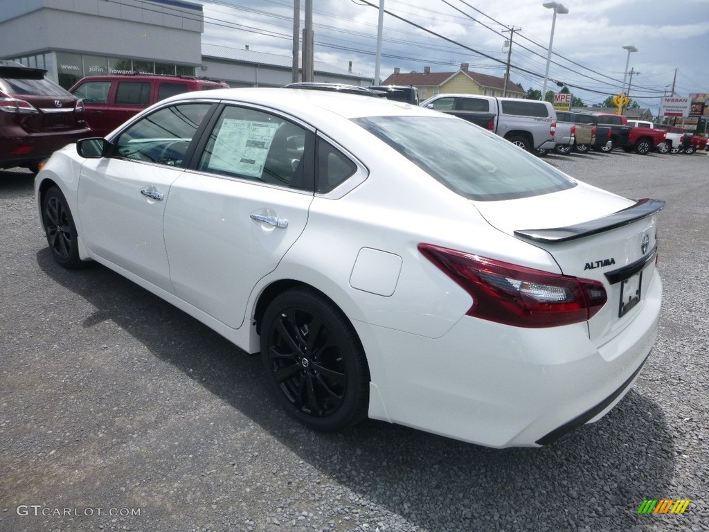 2018 Altima 2.5 SR - Pearl White / Charcoal photo #6