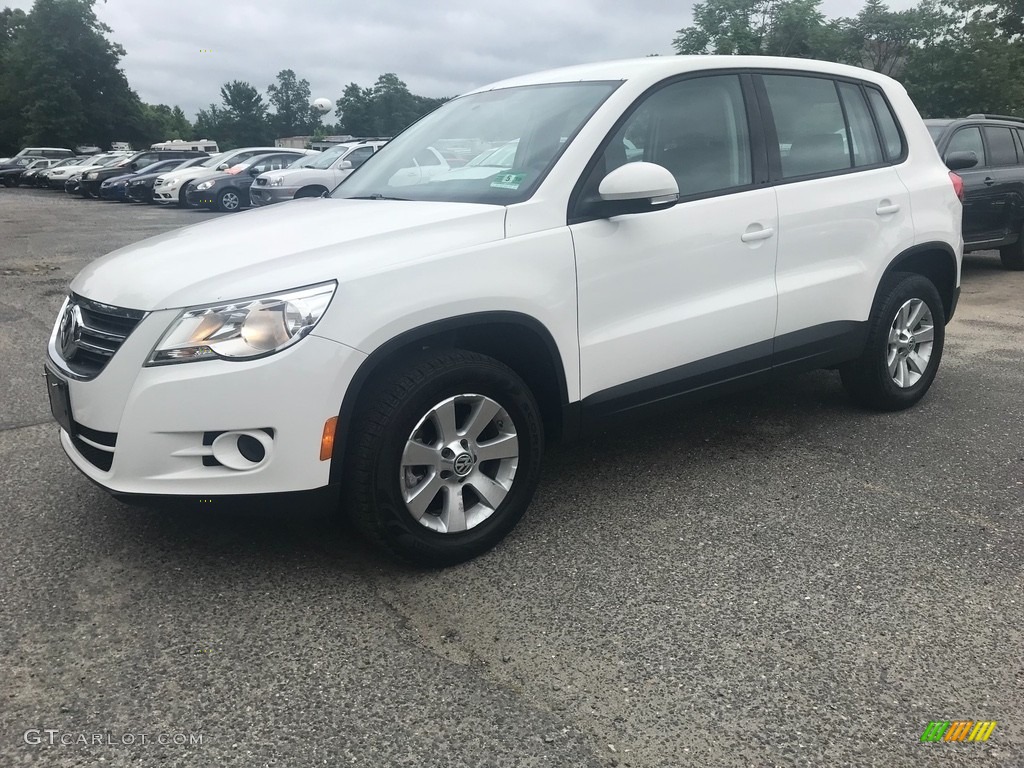 2010 Tiguan S - Candy White / Clay Gray photo #2