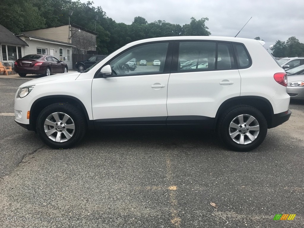 2010 Tiguan S - Candy White / Clay Gray photo #3