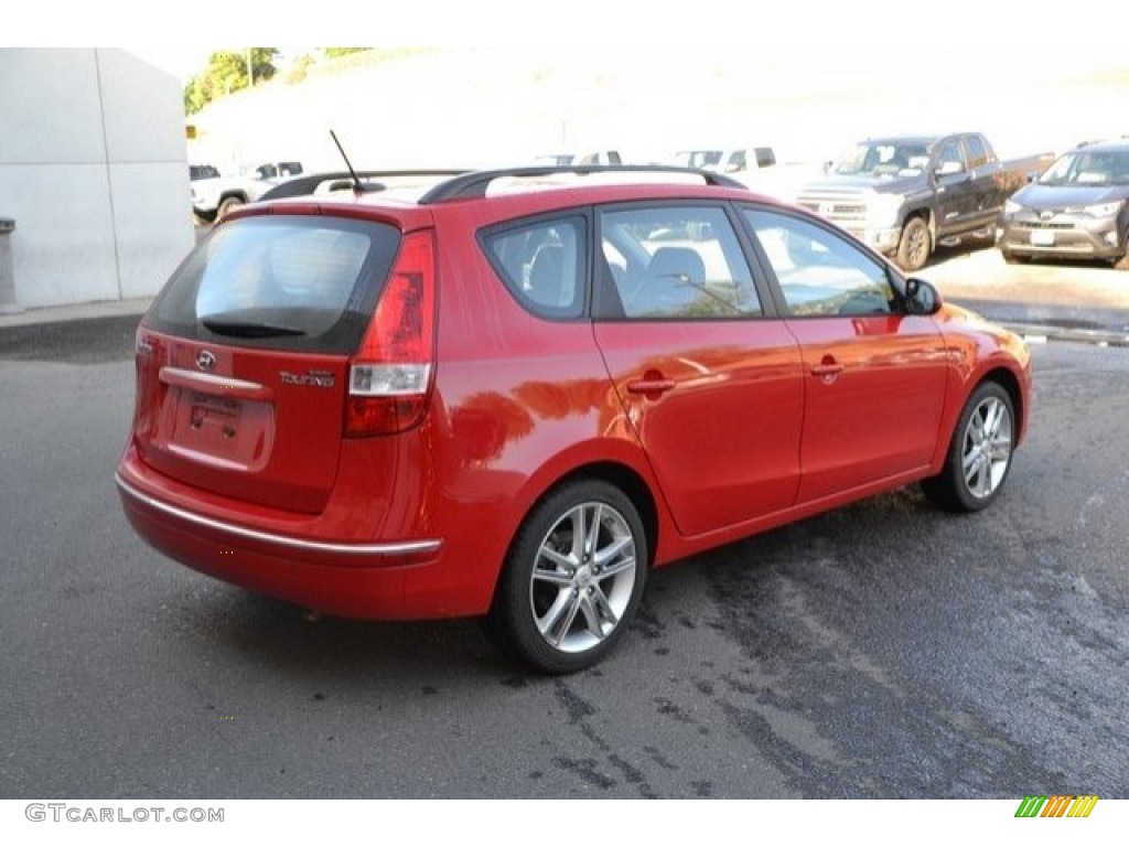 2010 Elantra Touring SE - Chilipepper Red / Black photo #7