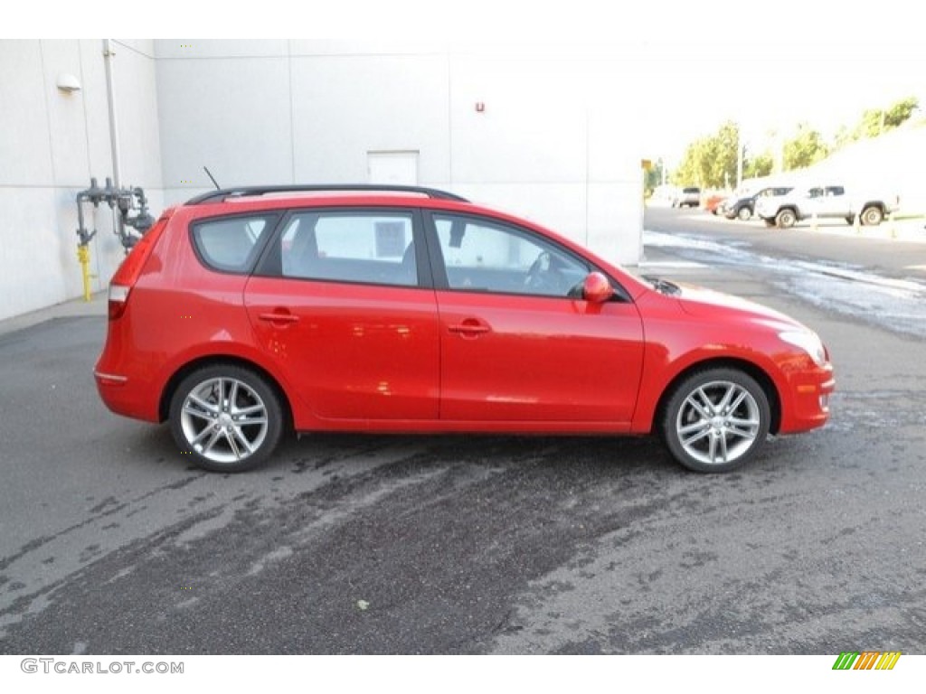 2010 Elantra Touring SE - Chilipepper Red / Black photo #8