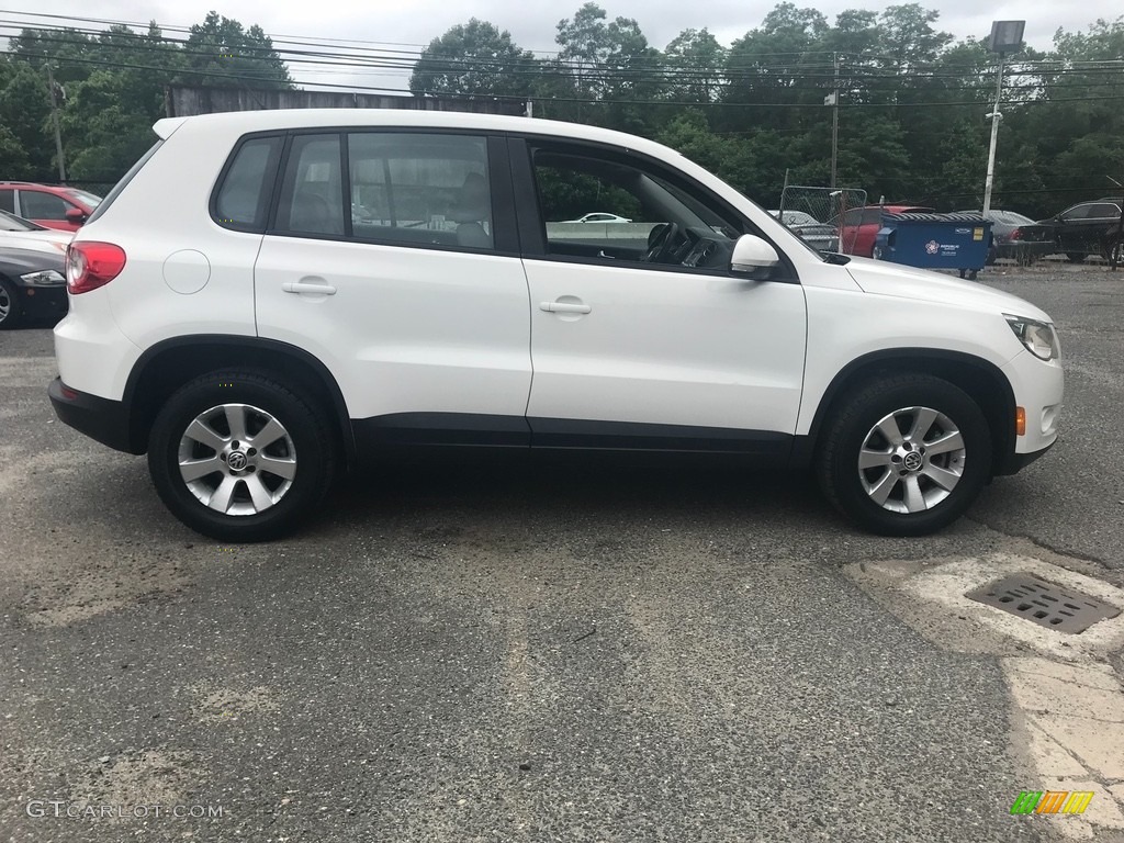 2010 Tiguan S - Candy White / Clay Gray photo #10