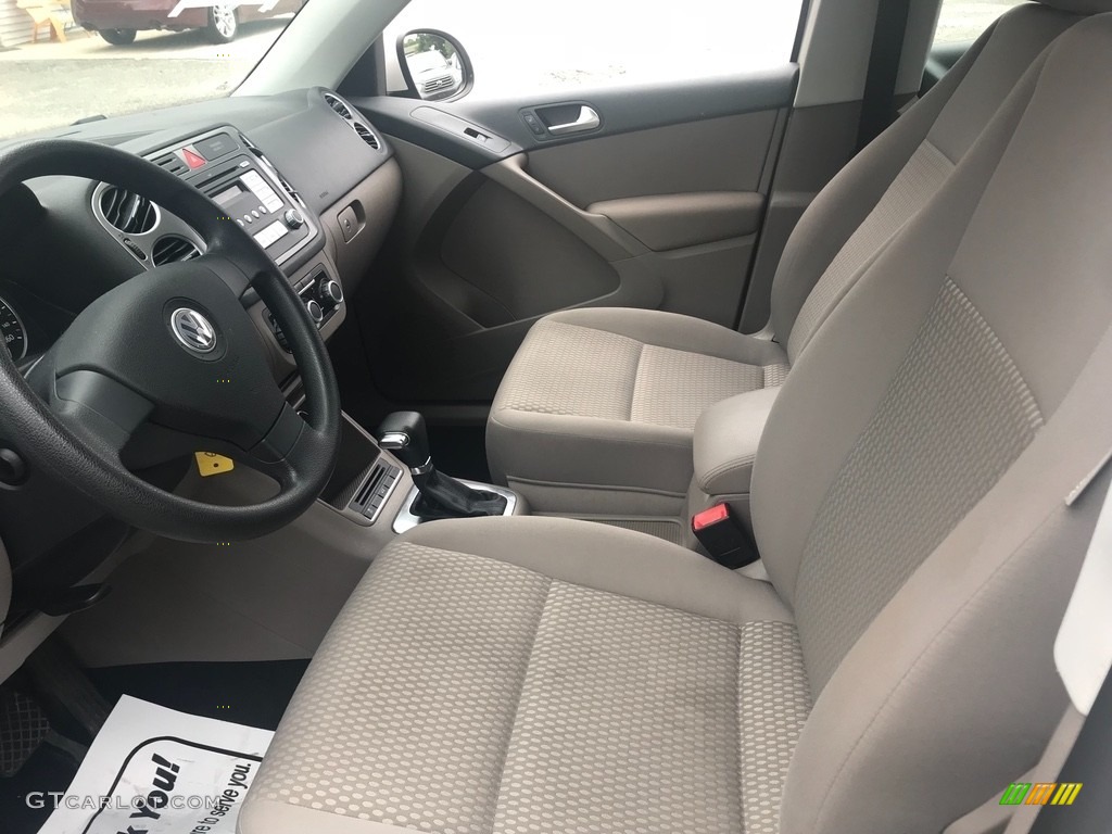 2010 Tiguan S - Candy White / Clay Gray photo #14