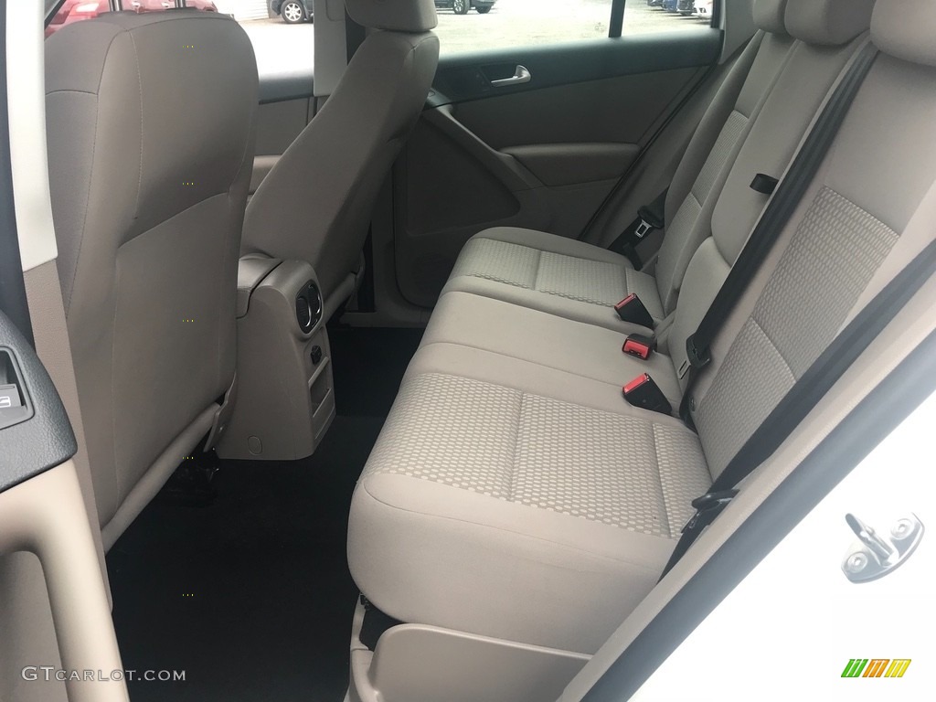 2010 Tiguan S - Candy White / Clay Gray photo #15