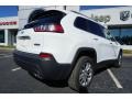 Bright White - Cherokee Latitude Plus Photo No. 9