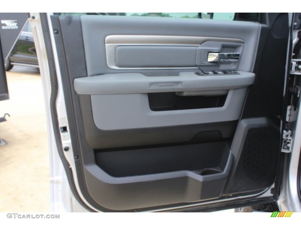 2017 1500 Big Horn Crew Cab 4x4 - Bright Silver Metallic / Black/Diesel Gray photo #13