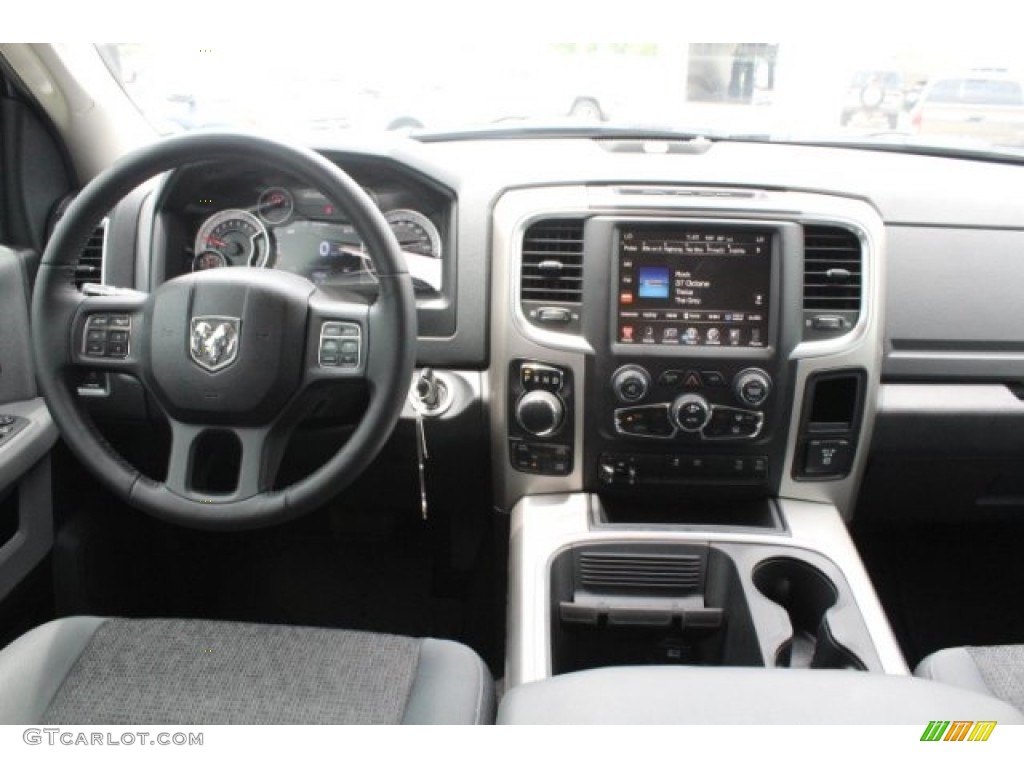 2017 1500 Big Horn Crew Cab 4x4 - Bright Silver Metallic / Black/Diesel Gray photo #26