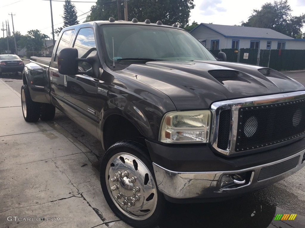 Arizona Beige Metallic Ford F350 Super Duty