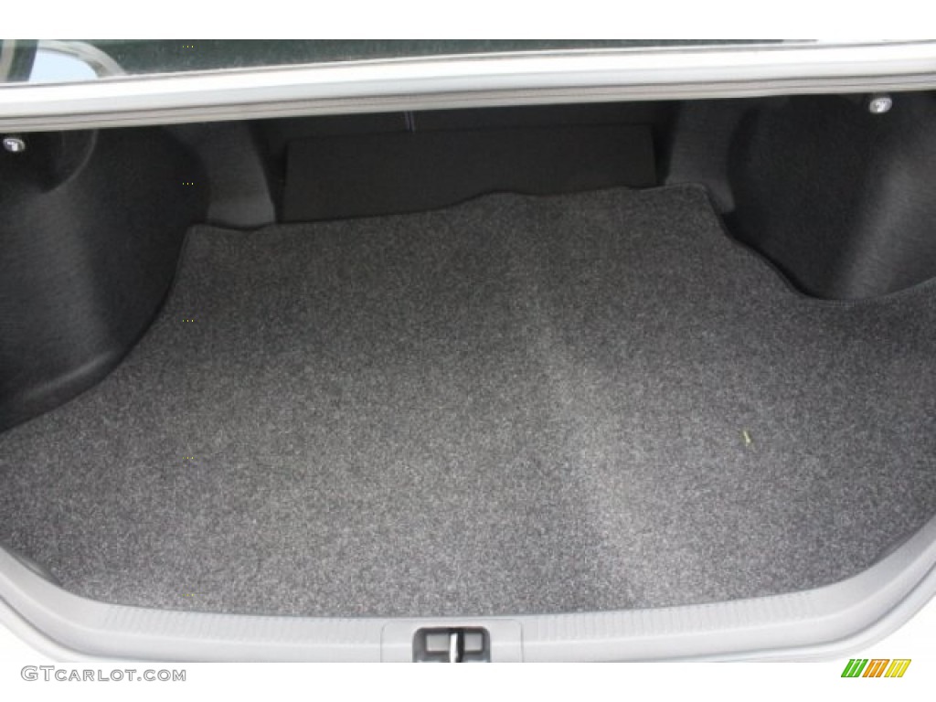 2018 Camry LE - Celestial Silver Metallic / Ash photo #26