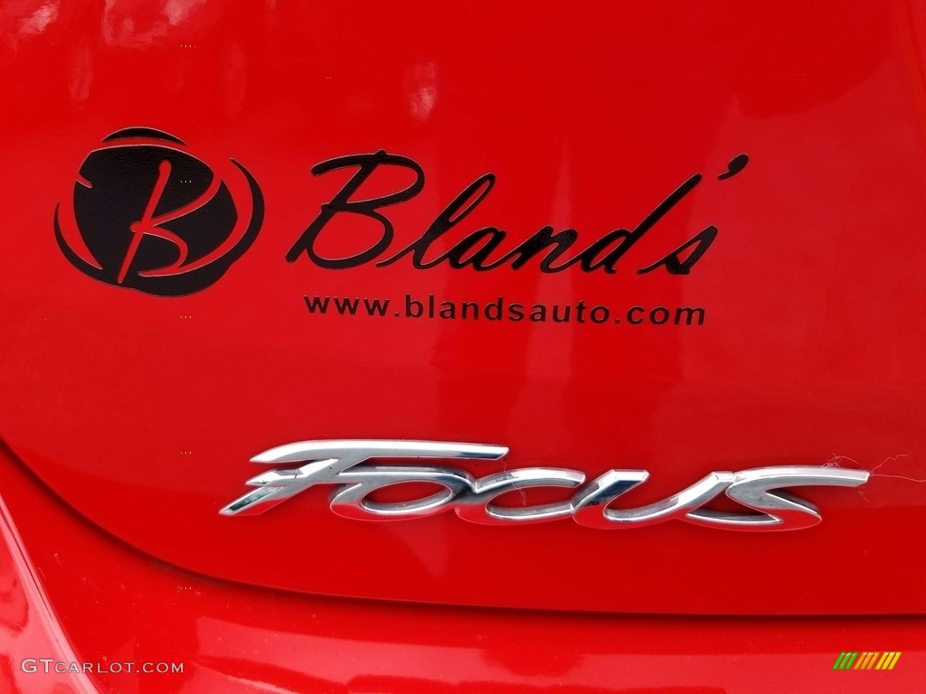 2015 Focus SE Sedan - Race Red / Charcoal Black photo #5