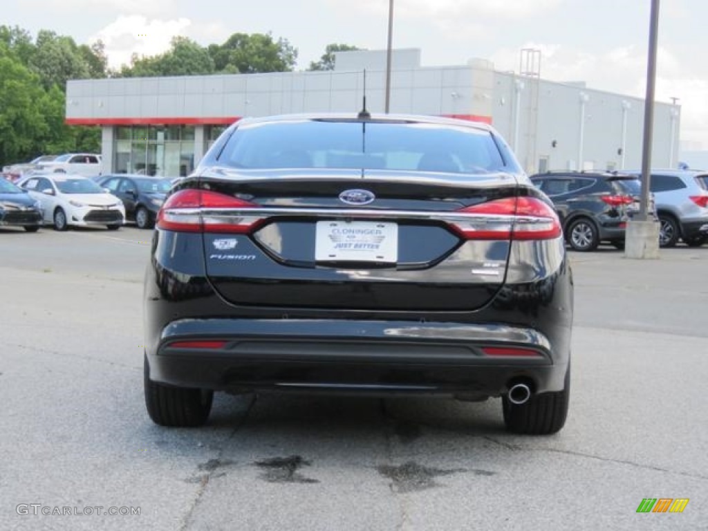 2018 Fusion SE - Shadow Black / Ebony photo #23