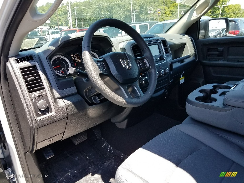 2018 1500 Express Quad Cab 4x4 - Bright Silver Metallic / Black/Diesel Gray photo #7