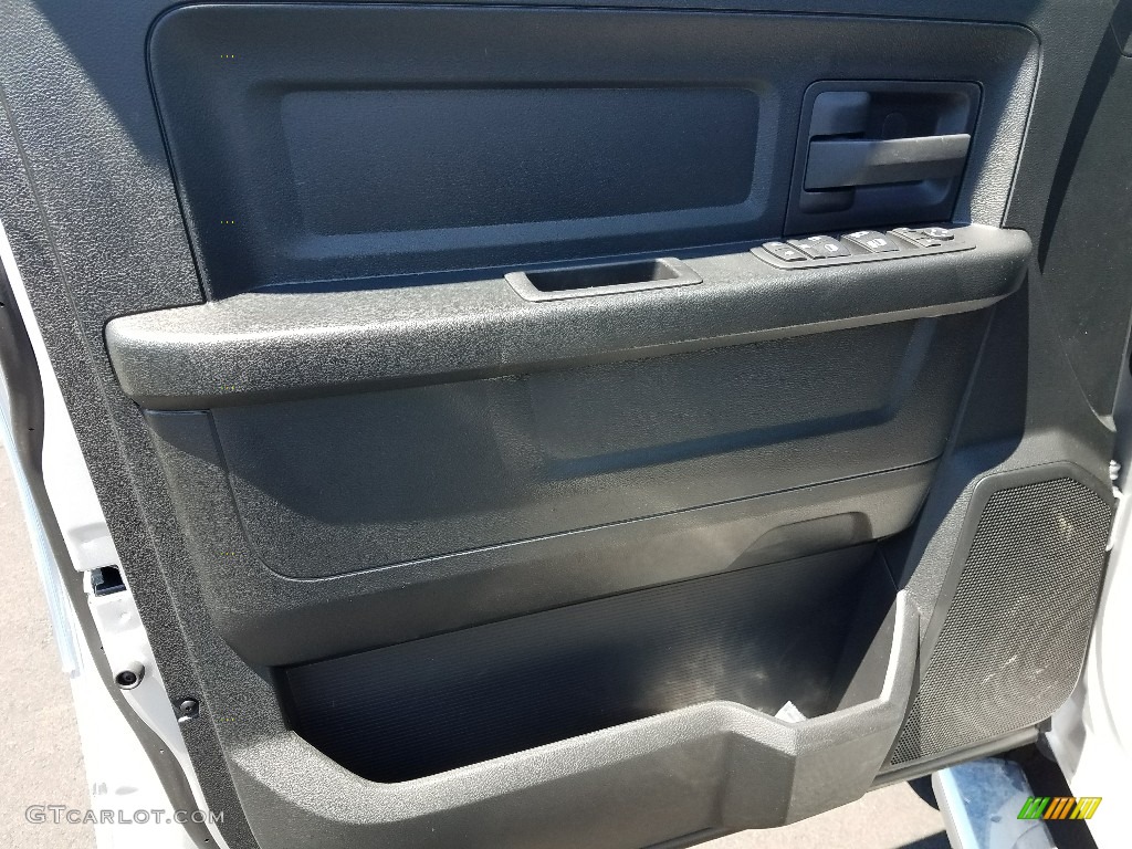 2018 1500 Express Quad Cab 4x4 - Bright Silver Metallic / Black/Diesel Gray photo #8