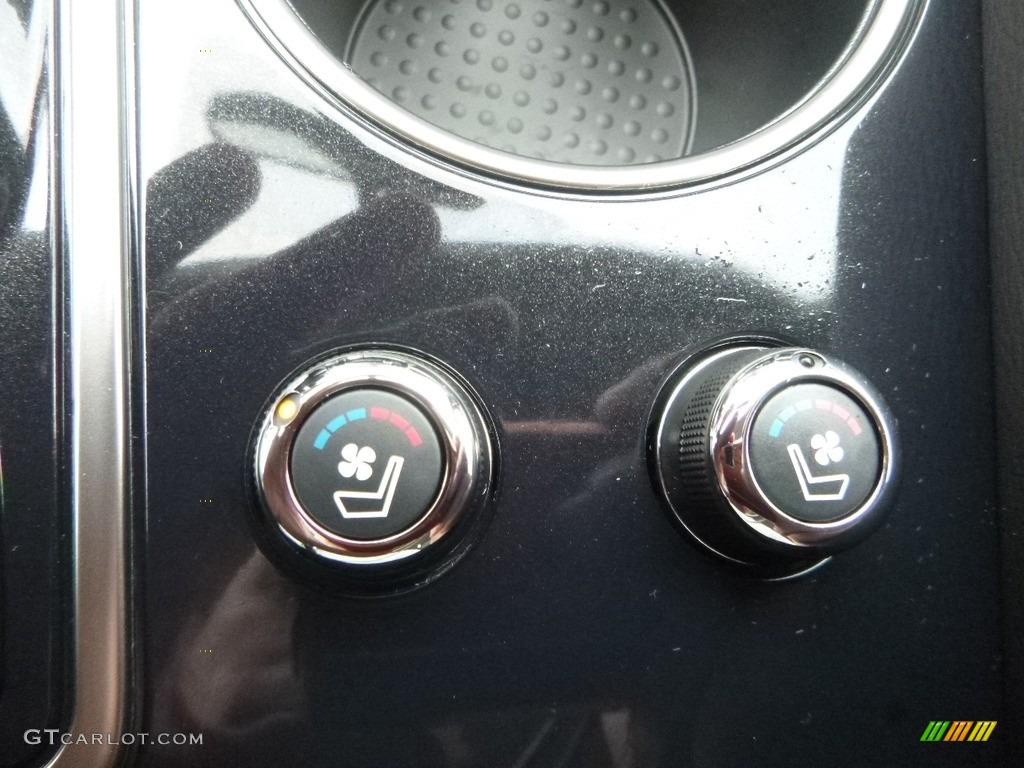 2018 Nissan Maxima SR Midnight Edition Controls Photo #127911442