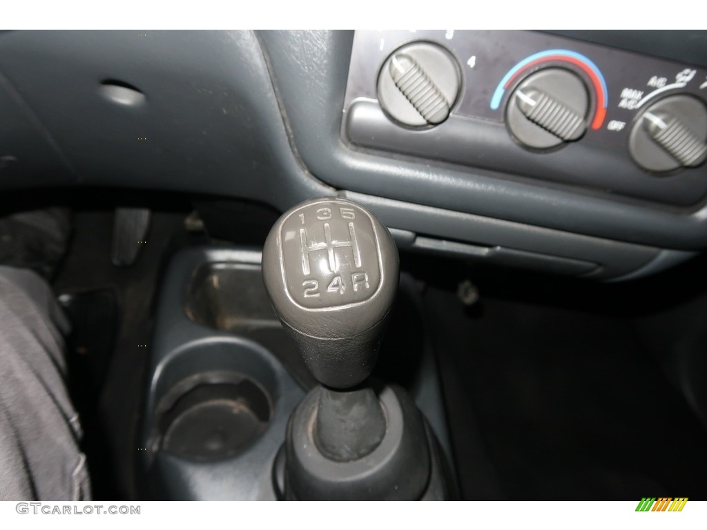 2001 S10 LS Regular Cab - Summit White / Graphite photo #2