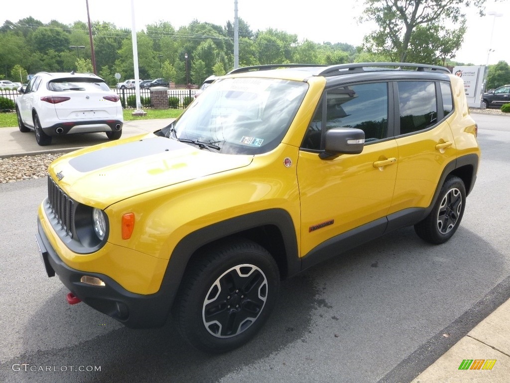 2017 Renegade Trailhawk 4x4 - Solar Yellow / Black photo #6