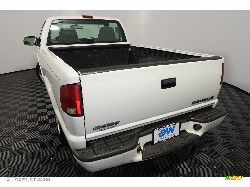 2001 S10 LS Regular Cab - Summit White / Graphite photo #9