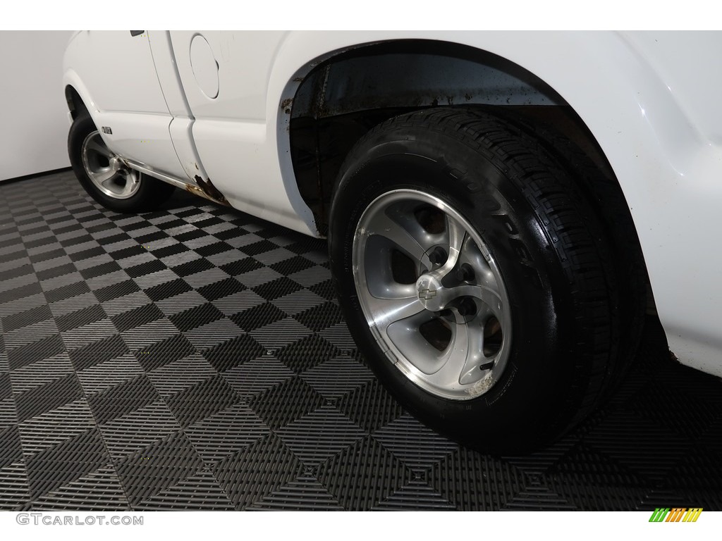2001 S10 LS Regular Cab - Summit White / Graphite photo #18