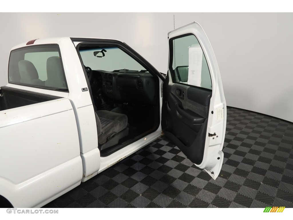 2001 S10 LS Regular Cab - Summit White / Graphite photo #23