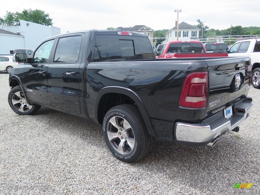 2019 1500 Laramie Crew Cab 4x4 - Diamond Black Crystal Pearl / Black photo #10