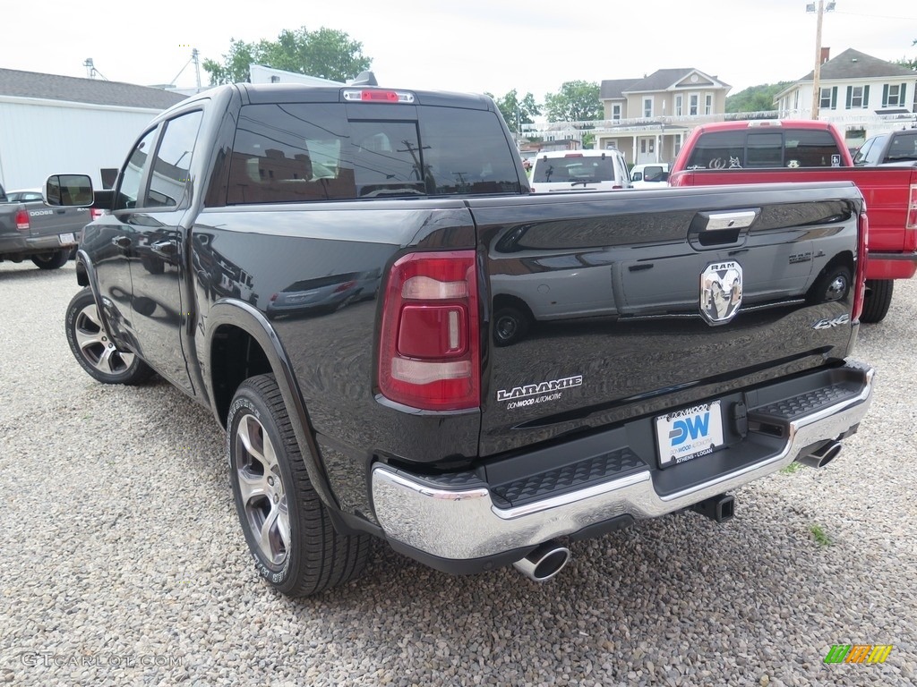 2019 1500 Laramie Crew Cab 4x4 - Diamond Black Crystal Pearl / Black photo #11