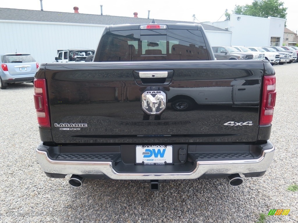 2019 1500 Laramie Crew Cab 4x4 - Diamond Black Crystal Pearl / Black photo #12