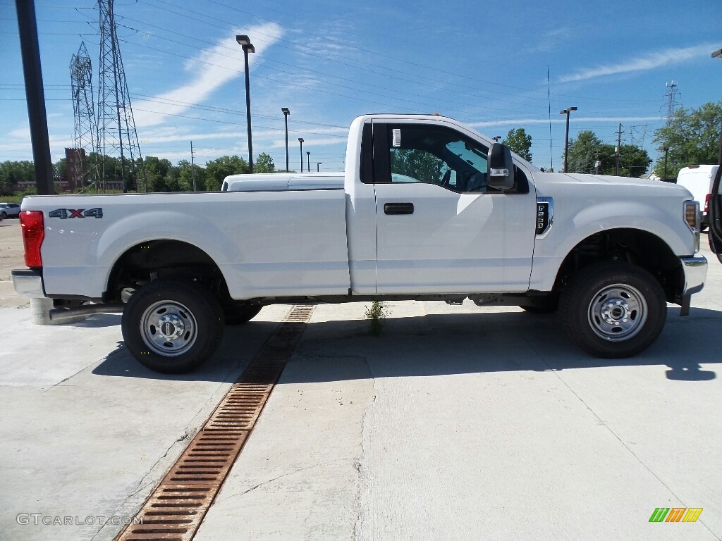 2018 F250 Super Duty XL Regular Cab 4x4 - Oxford White / Earth Gray photo #3